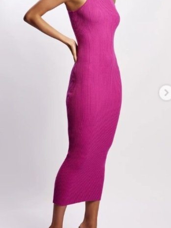 Meshki Dresses & Skirts - Meshki XS Fuchsia Ribbed Midi Dress